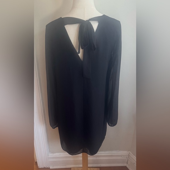 Avec Les Filles Black V-Neck Mini Dress - Picture 2 of 2